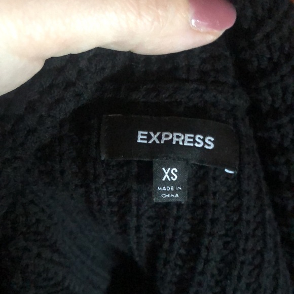EXPRESS CHUNKY KNIT OVERSIZED CROPPED SWEATER Black - Picture 6 of 7